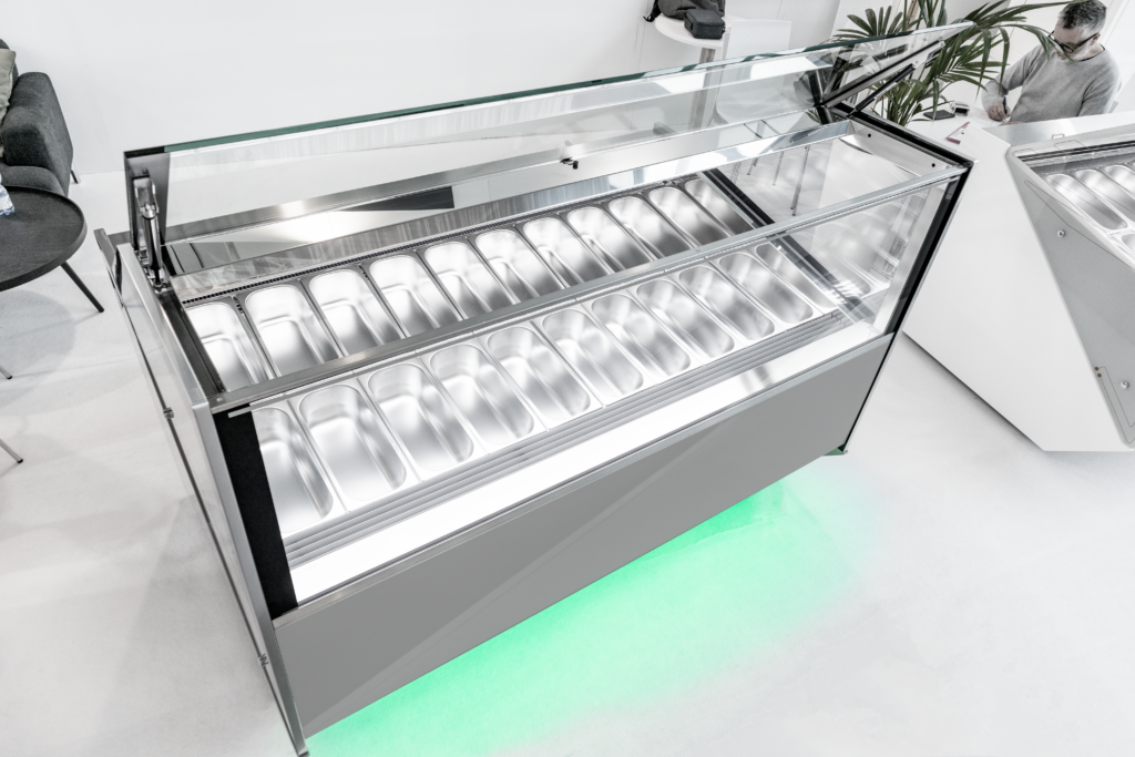 front view of gelato cabinet Marisa by La Squadra