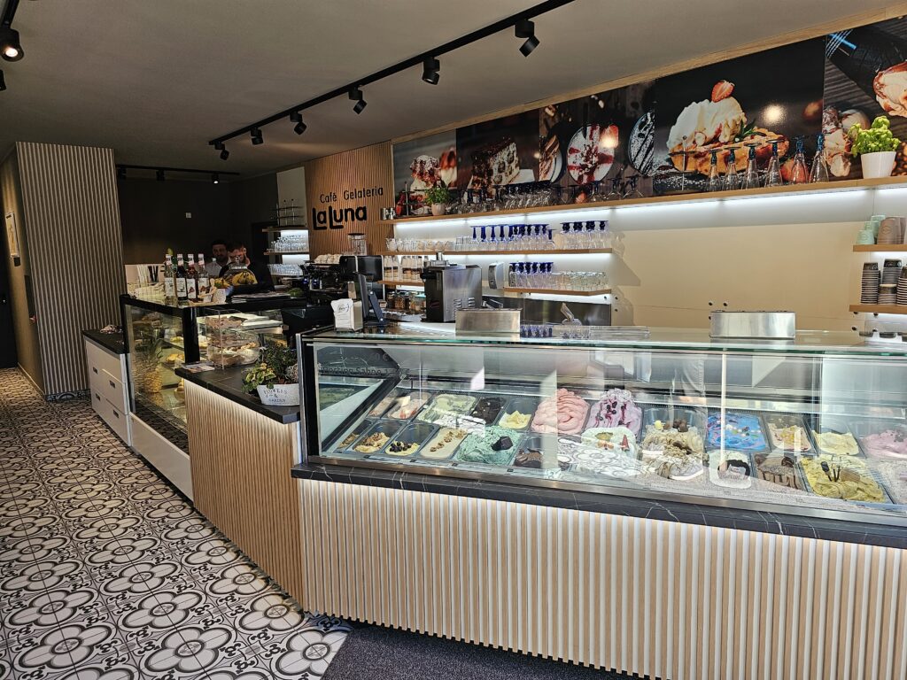 Gelato Cabinet Marisa by La Squadra