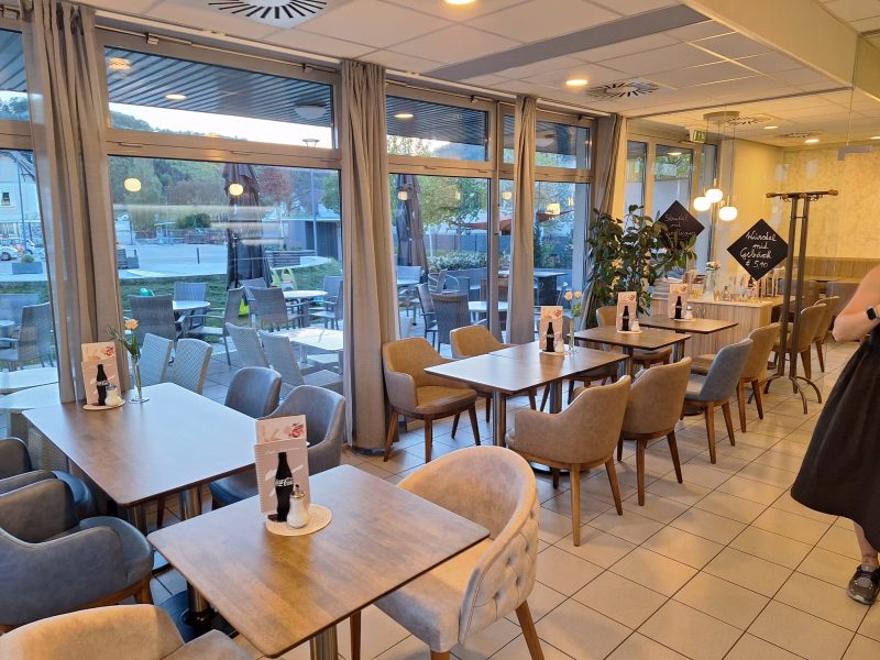Shopfitting cafe koller 8.jpeg