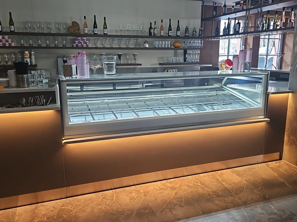 Gelato Cabinet Selecta in Shop